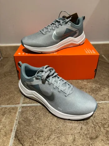 Nike Downshifter 12 Running Shoes usato