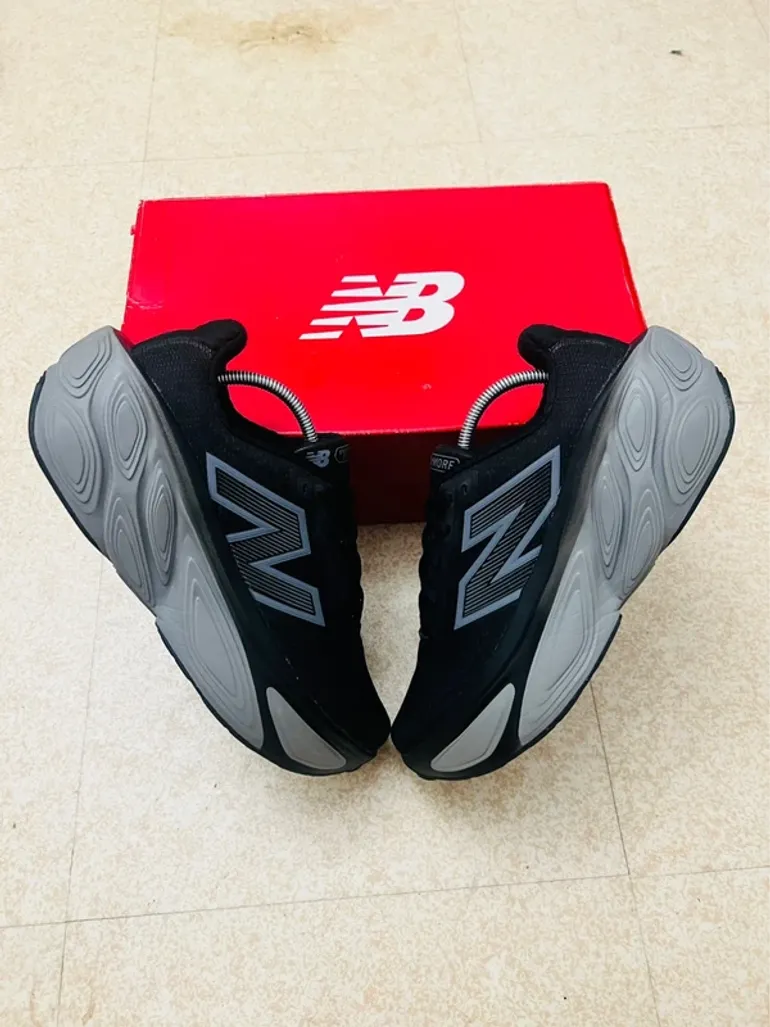 Used New Balance Fresh Foam X More V5 bike — image 3 of 12