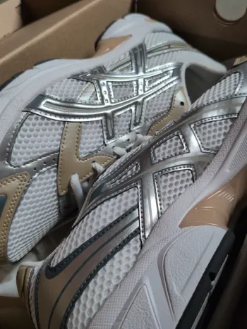 Used White Asics Gel 1130 bike — image 9 of 9