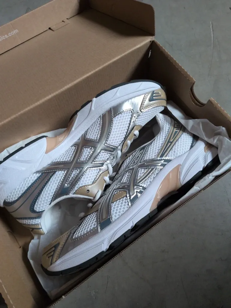 Used White Asics Gel 1130 bike — image 2 of 9