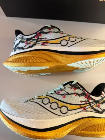 Used Saucony Endorphine Speed 5 bike — image 2 of 5