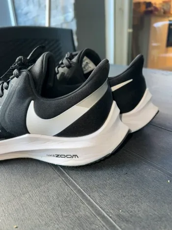 Used Nike Zoom Winflo bike — image 4 of 8