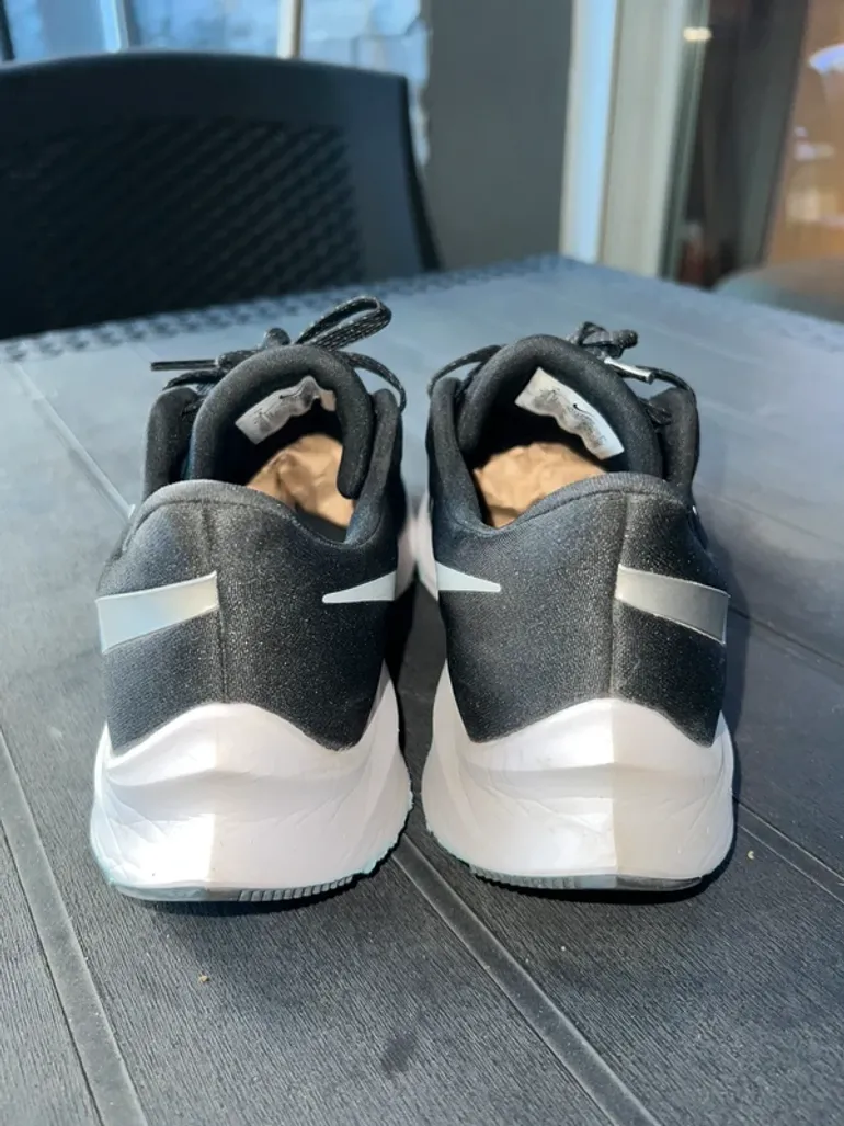 Used Nike Zoom Winflo bike — image 8 of 8