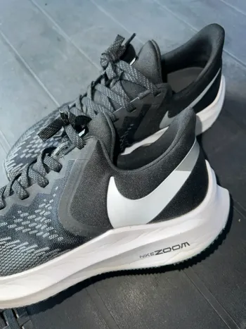 Used Nike Zoom Winflo bike — image 5 of 8