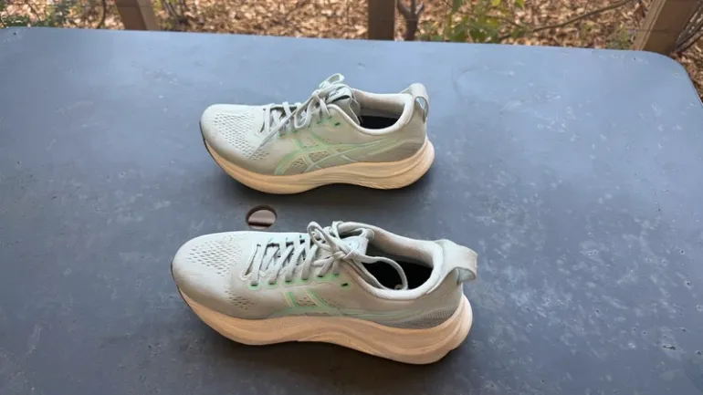 Used Asics Gel Kayano 32 bike — image 2 of 6