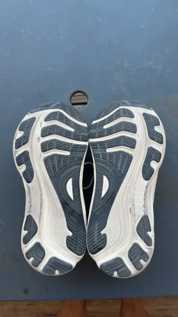 Used Asics Gel Kayano 32 bike — image 6 of 6