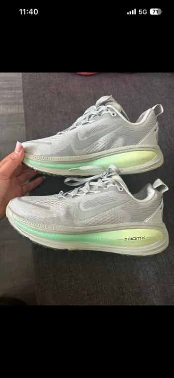 Brugt Nike Vomero 18 Running Shoes