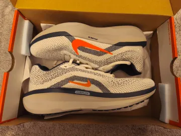 Käytetty Nike Air Winflo 11 Running Shoes