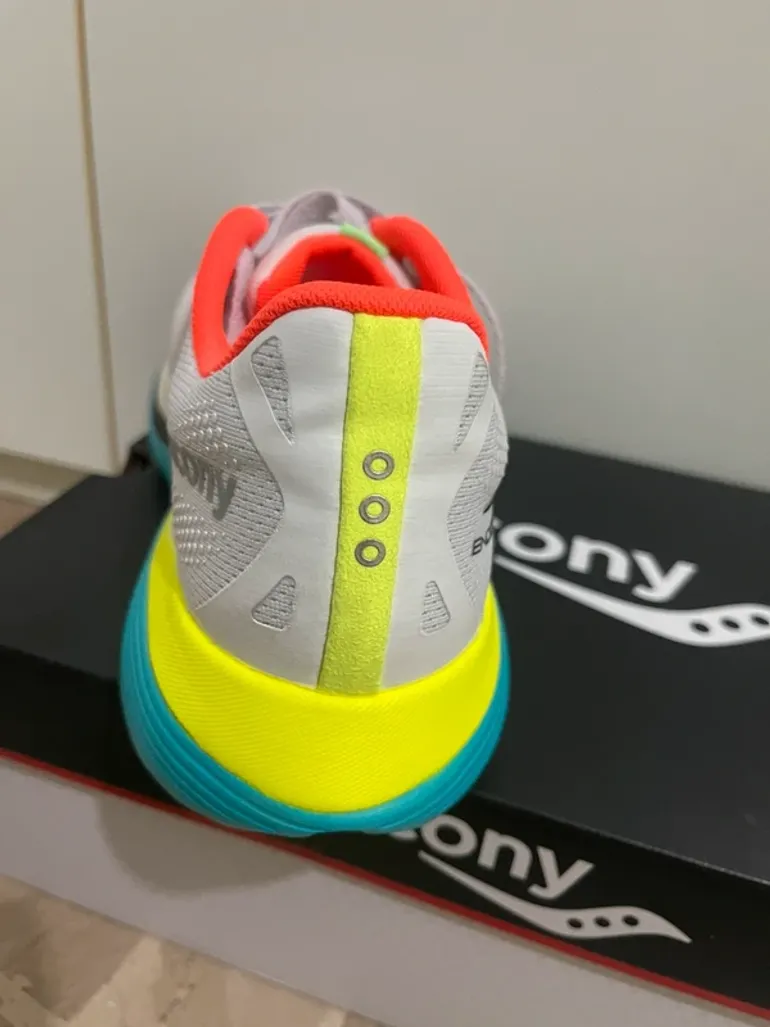 Saucony Endorphin Trainer bike usato — immagine 2 di 7