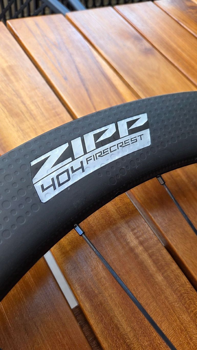 Brugt Zipp 404 Firecrest Disc 2025 bike — billede 3 af 5