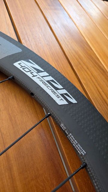 Tweedehands Zipp 404 Firecrest Disc 2025 bike — afbeelding 4 van 5