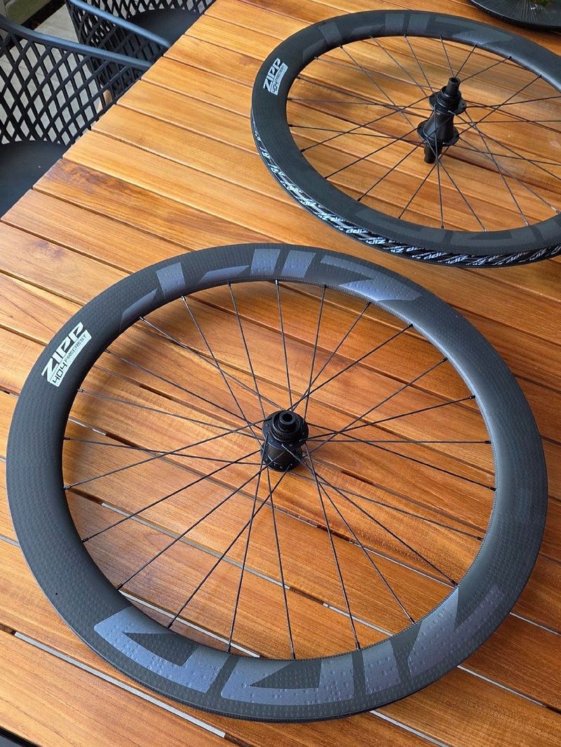 Käytetty Zipp 404 Firecrest Disc 2025 Wheels
