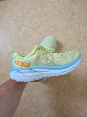 Hoka Clifton 8 Running Shoes usato
