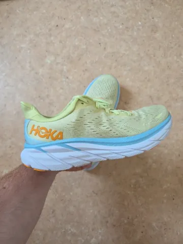 Käytetty Hoka Clifton 8 Running Shoes
