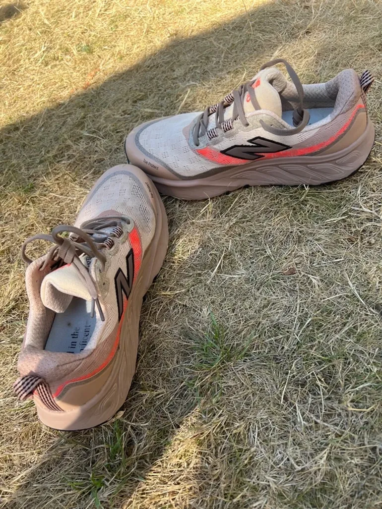 Used New Balance Fresh Foam X Hierro v9 bike — image 5 of 6