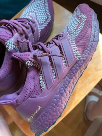 Used Adidas Ultraboost 5 W bike — image 3 of 6