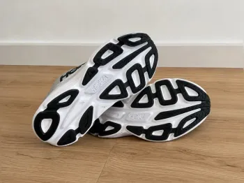 Used Hoka Bondi 8 bike — image 4 of 5
