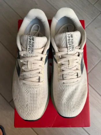 Used New Balance Trail Running Shoes bike — image 5 of 15