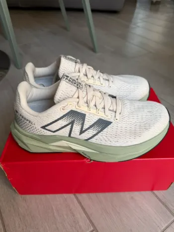 Used New Balance Trail Running Shoes bike — image 2 of 15