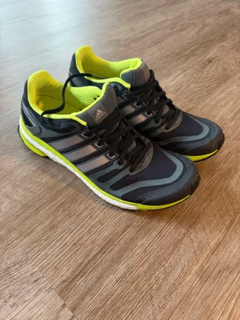 Adidas Adistar Boost Running Shoes usato