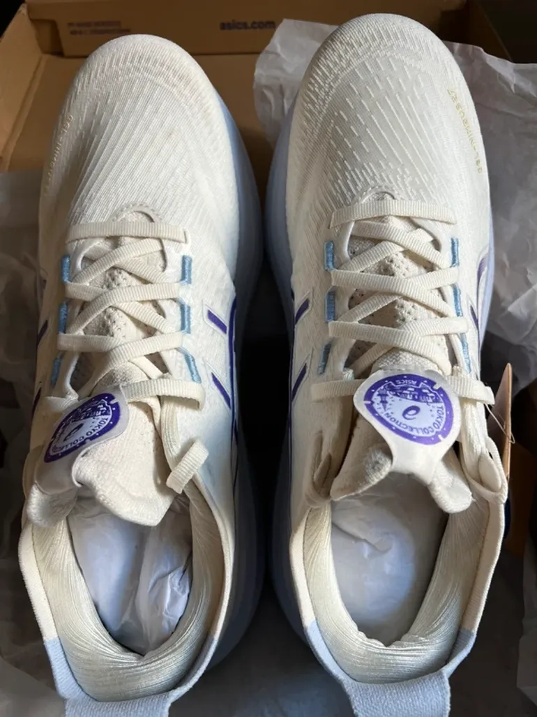 Used Asics Running Shoes 2025 bike — image 10 of 13