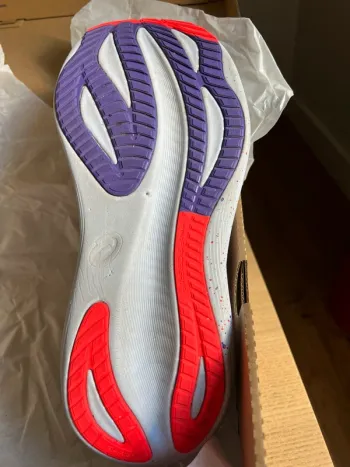 Used Asics Running Shoes 2025 bike — image 2 of 13