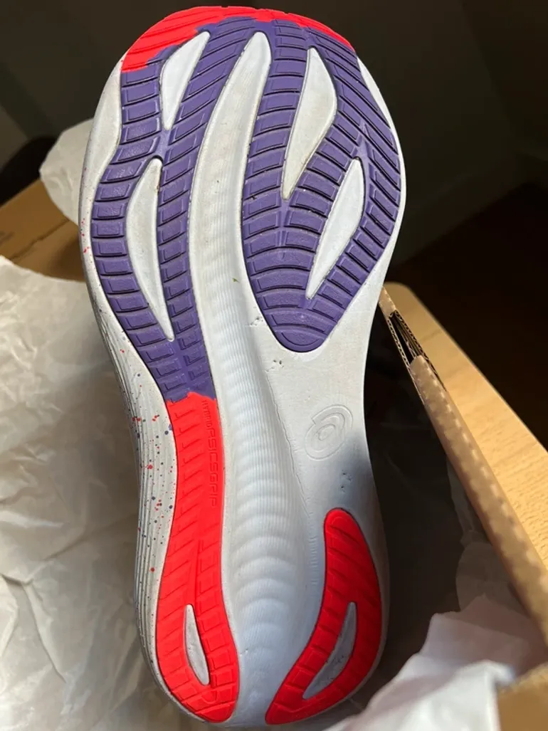 Used Asics Running Shoes 2025 bike — image 7 of 13