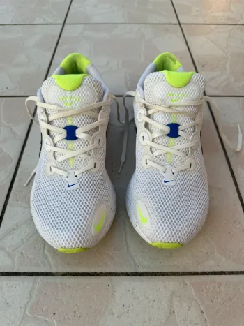 Used Nike Running Shoes bike — image 2 of 7