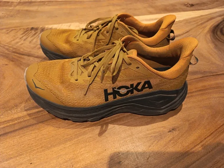 Used Hoka Challenger 8 bike — image 2 of 11