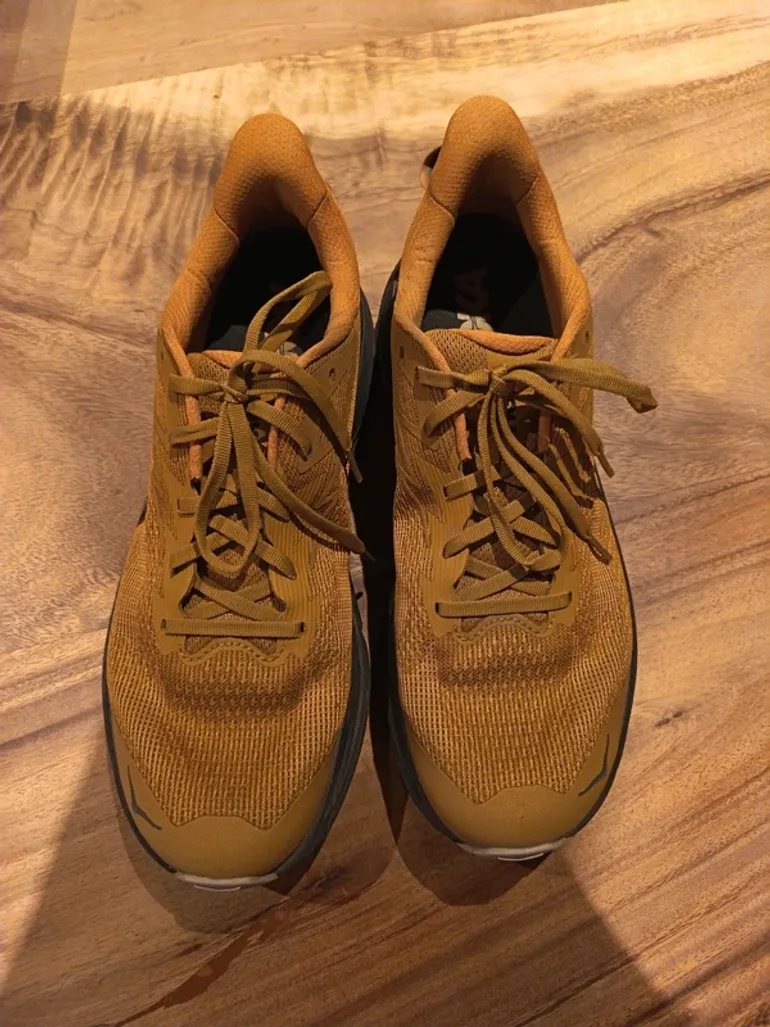 Used Hoka Challenger 8 bike — image 3 of 11