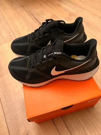 Brugt Nike Air Zoom Structure 25 Running Shoes