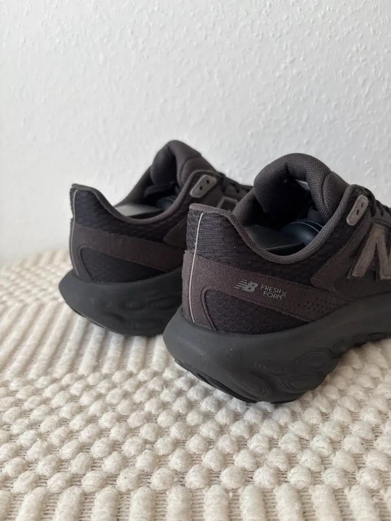Used New Balance Fresh Foam bike — image 3 of 6