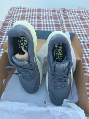 Brugt New Balance Vongo 6 Running Shoes