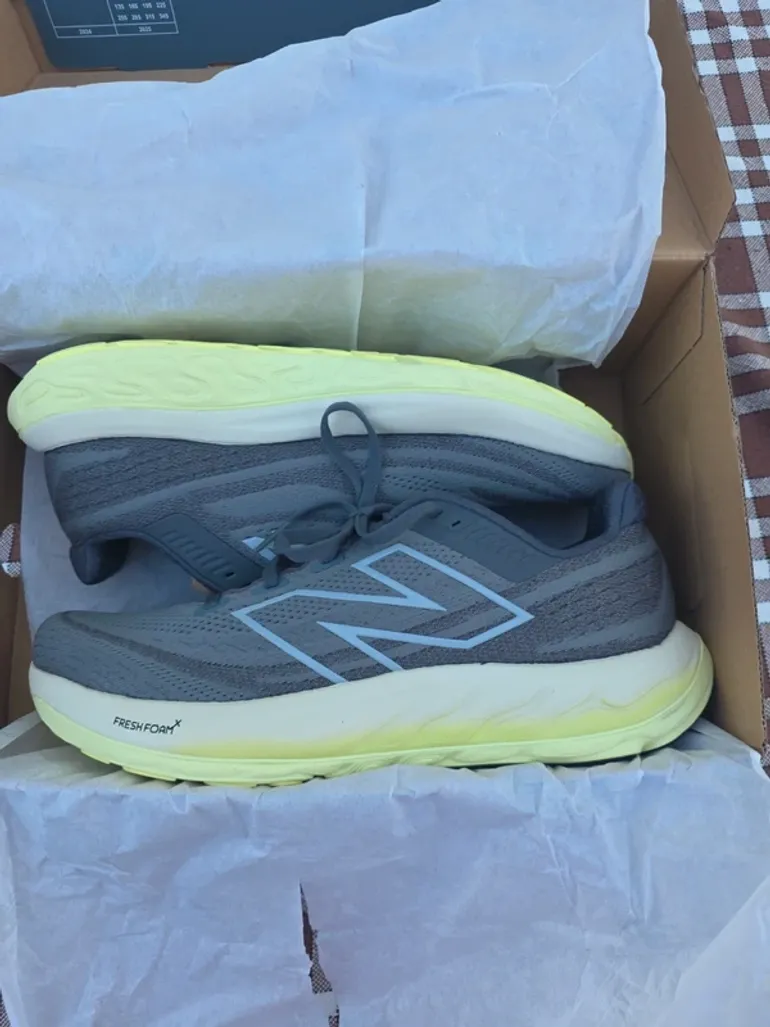Used New Balance Vongo 6 bike — image 10 of 11
