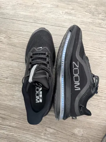 Käytetty Pegasus Air Zoom Running Shoes
