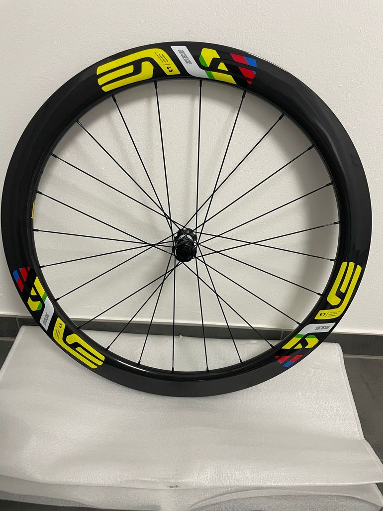 Brugt Enve SES 4.5 Wheelset 2026 bike — billede 4 af 8