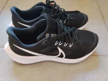 Käytetty Pegasus Air Zoom Running Shoes