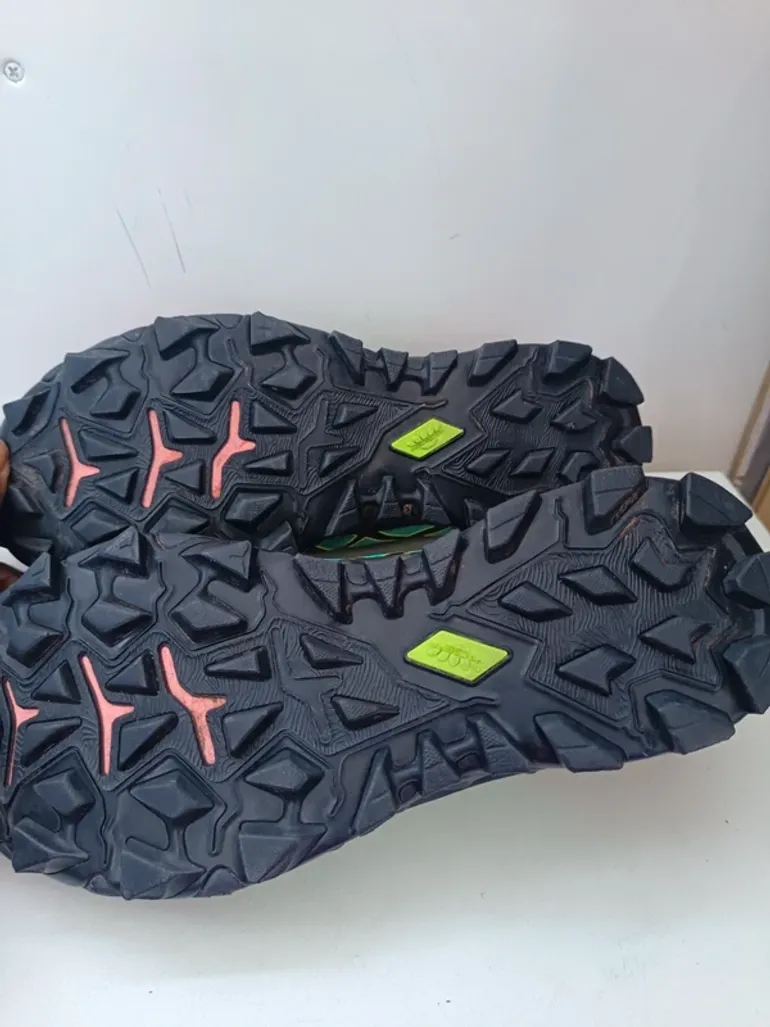 Used Asics Running Shoes bike — image 4 of 11