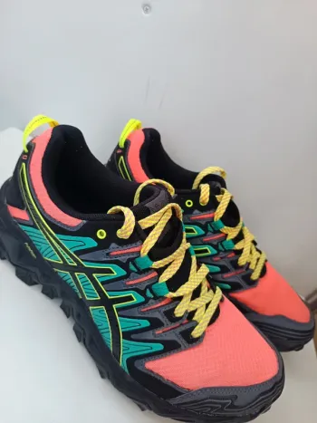 Used Asics Running Shoes bike — image 7 of 11