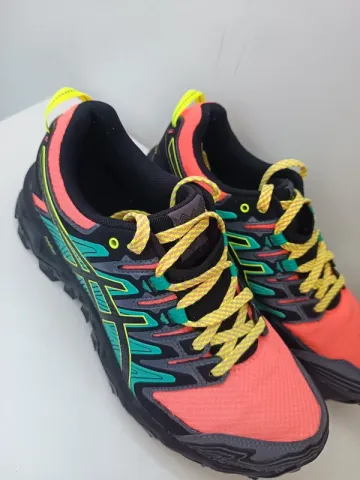 Käytetty Asics Running Shoes Running Shoes
