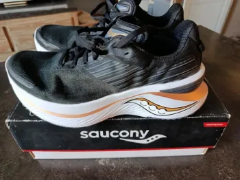 Used Saucony Endorphin Shift 2 bike — image 4 of 6