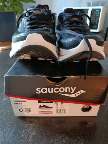 Saucony Endorphin Shift 2 Running Shoes usato