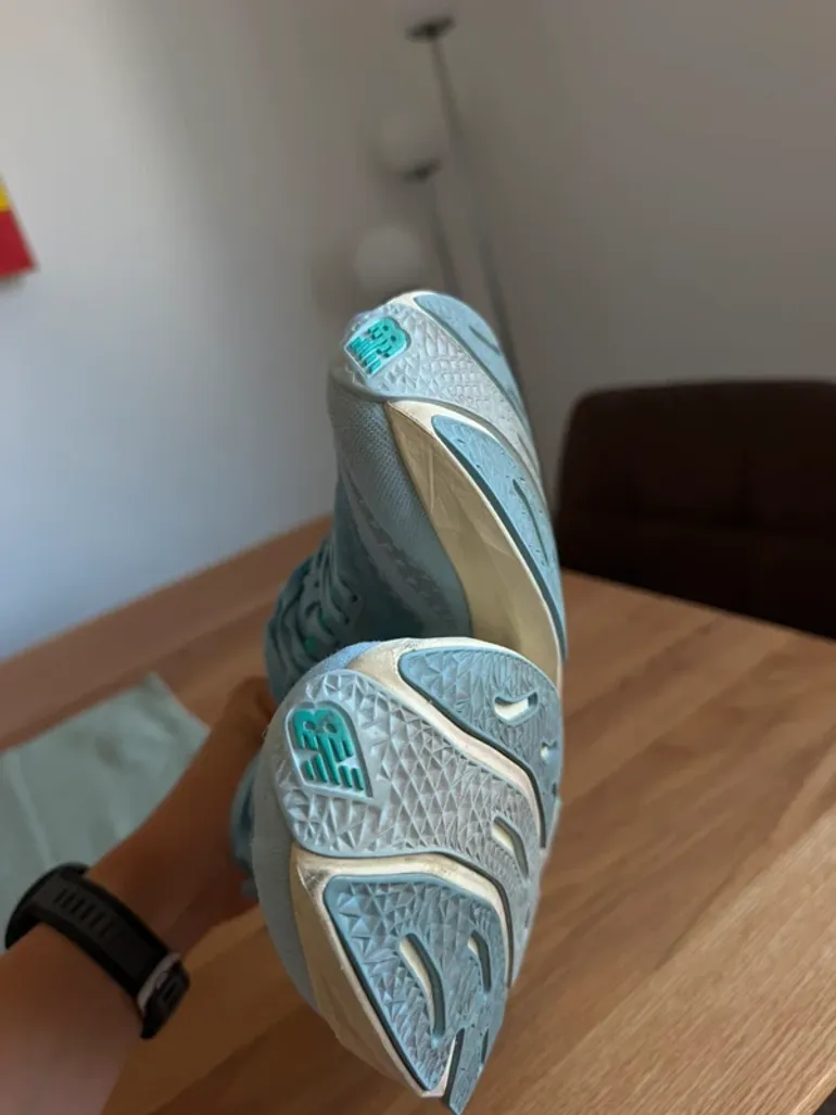 New Balance Fuecell Rebel V4 bike usato — immagine 12 di 14