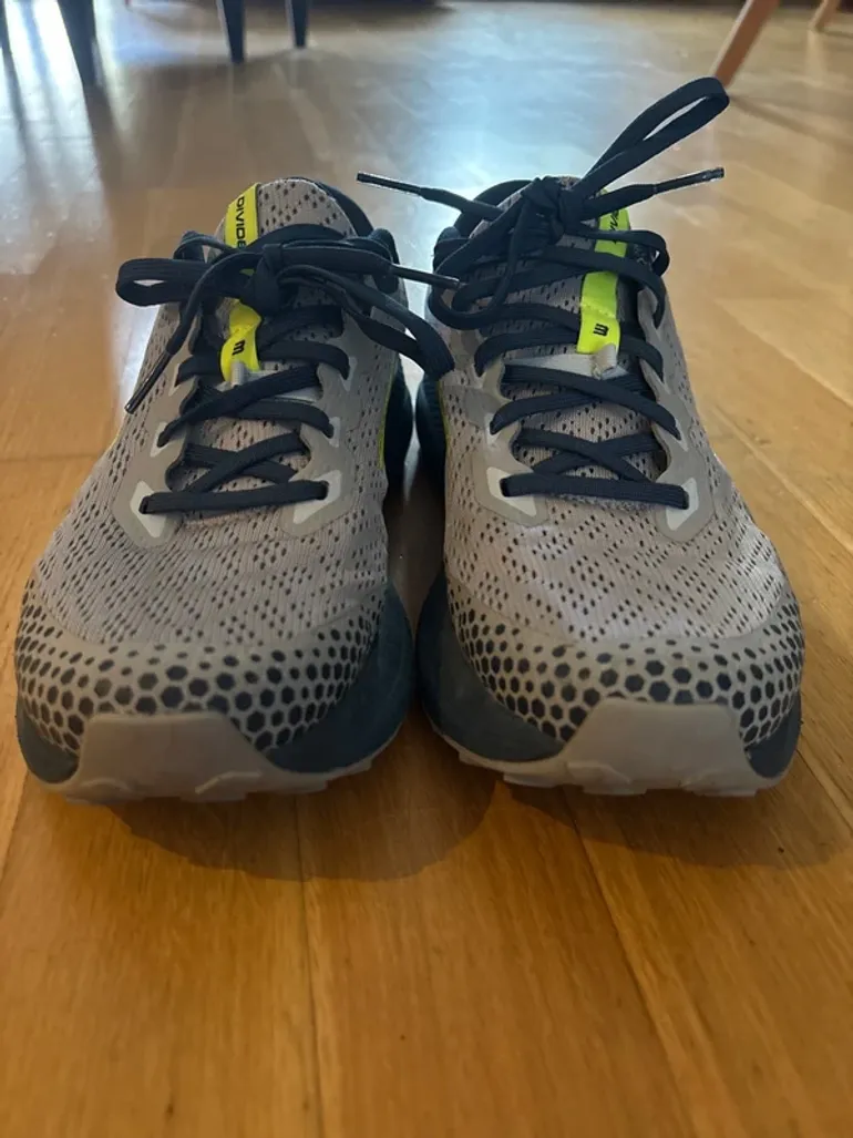 Used Brooks Running Shoes bike — image 4 of 5