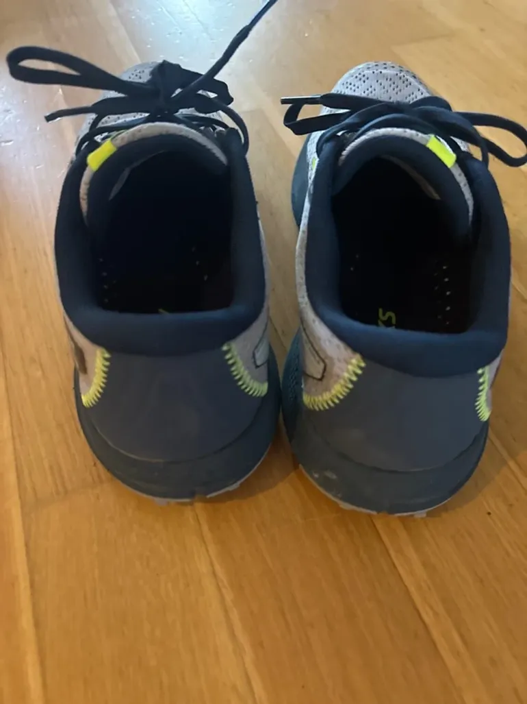 Used Brooks Running Shoes bike — image 2 of 5