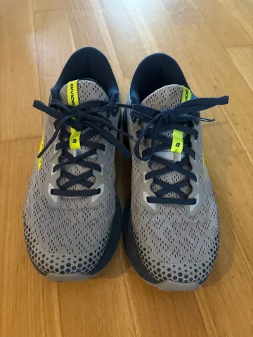 Käytetty Brooks Running Shoes Running Shoes