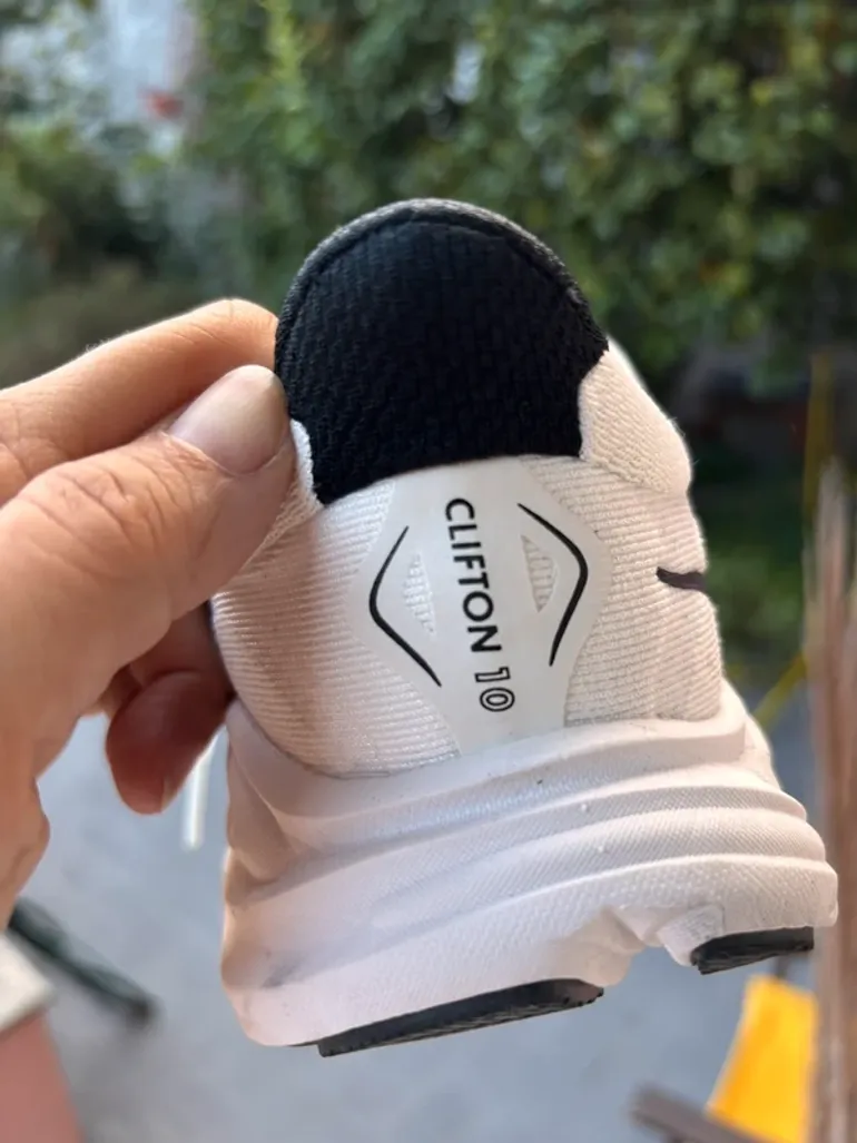 Hoka Clifton 10 bike usato — immagine 2 di 8