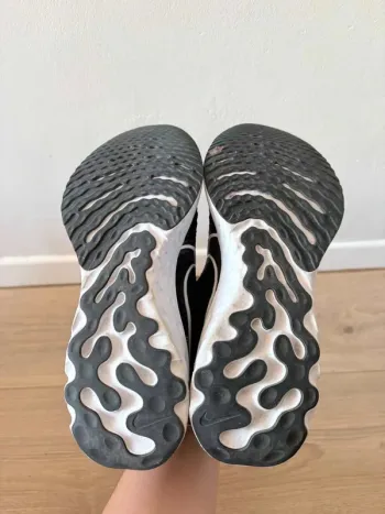 Nike React Infinity Run Flyknit bike usato — immagine 8 di 8