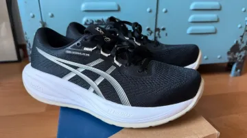 Käytetty Asics Gel Cumulus 28 Running Shoes