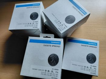 Shimano Ultegra R8000 11v Cassette Drivetrain & Pedals de segunda mano
